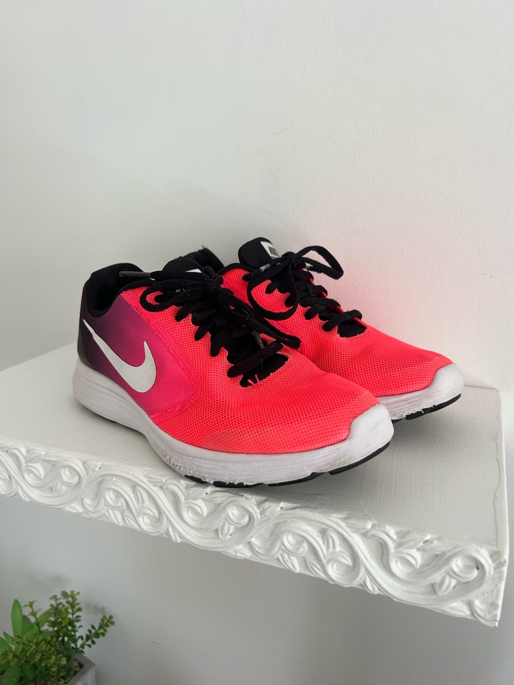 Nike Revolution Running Shoes 5Y